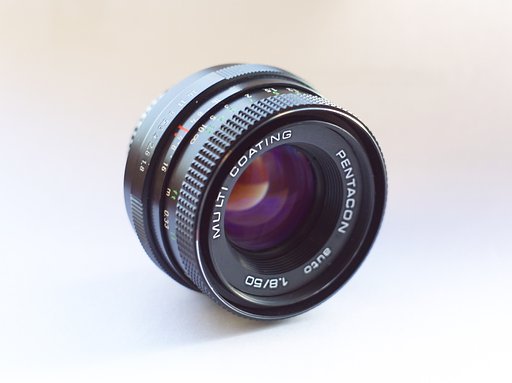Lomopedia: Pentacon f/1.8 50 mm Lens