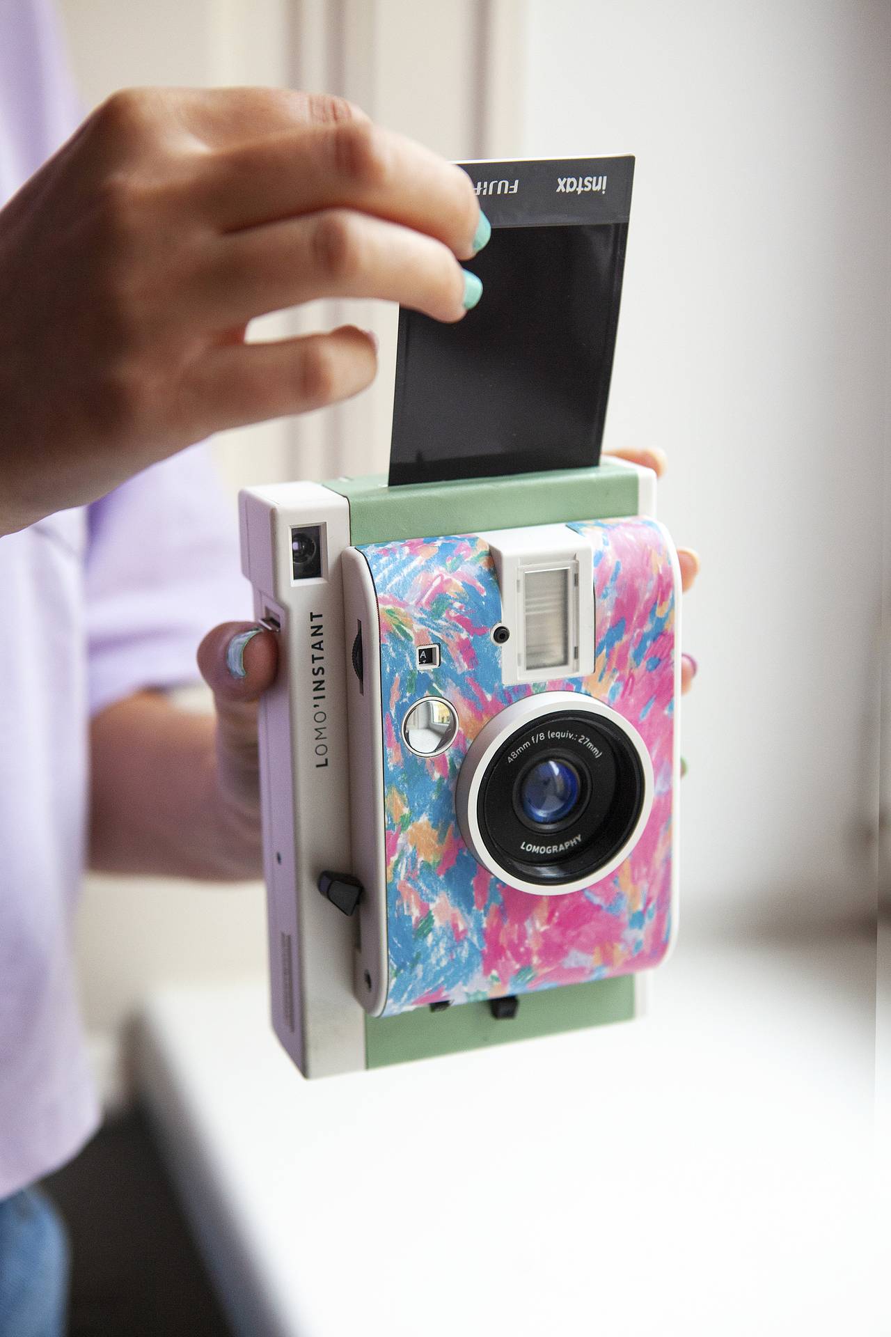 Enjoy the exciting experimental possibilities of the Lomo’Instant Camera like a built-in flash, colored gel filters and multiple-exposure shooting mode with this Instax Mini Film.