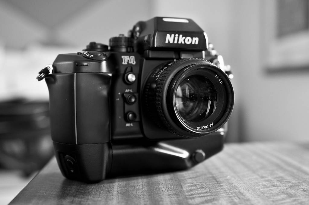 Lomopedia: Nikon F4 · Lomography