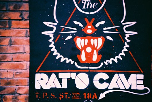 Lomo Neighborhood 第三站：街頭藝術中堅份子《Rat's Cave》！