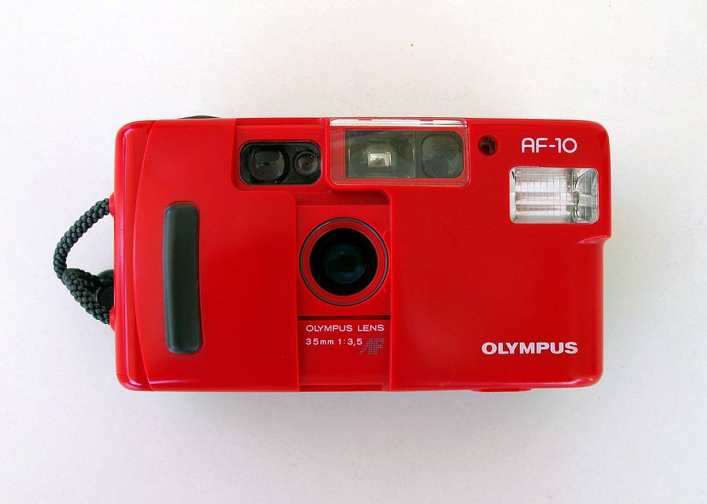 Reviewing the Olympus AF-10 · Lomography