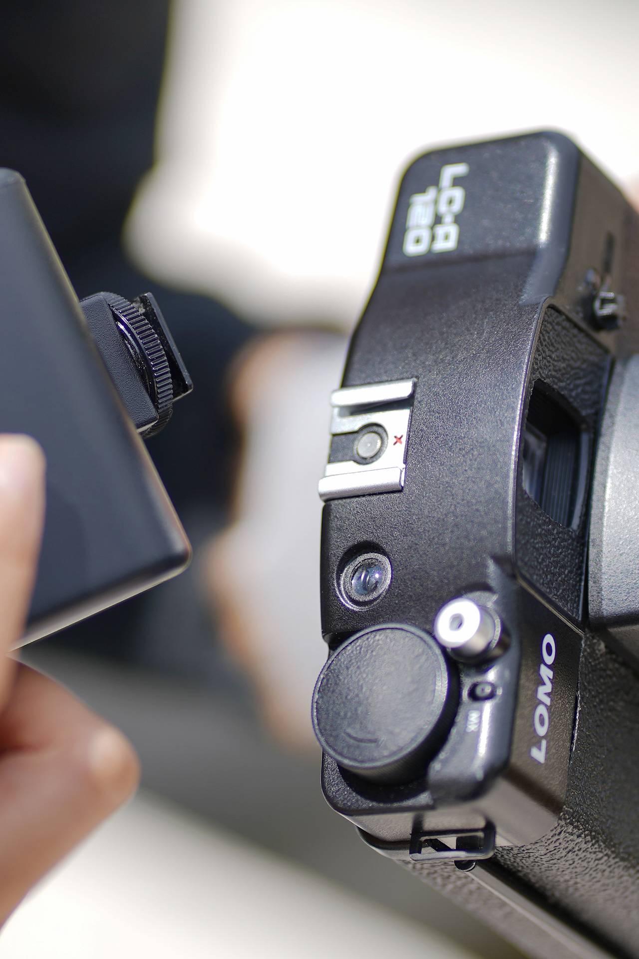 Get flashy with it. Thanks to the hot shoe mount you can light up your shots with your favorite flashes.